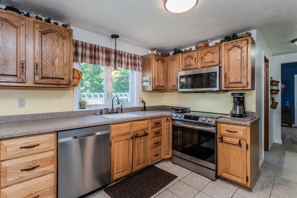 446 Wheelwright Road Barre, MA 01005 - Photo 20 of 36