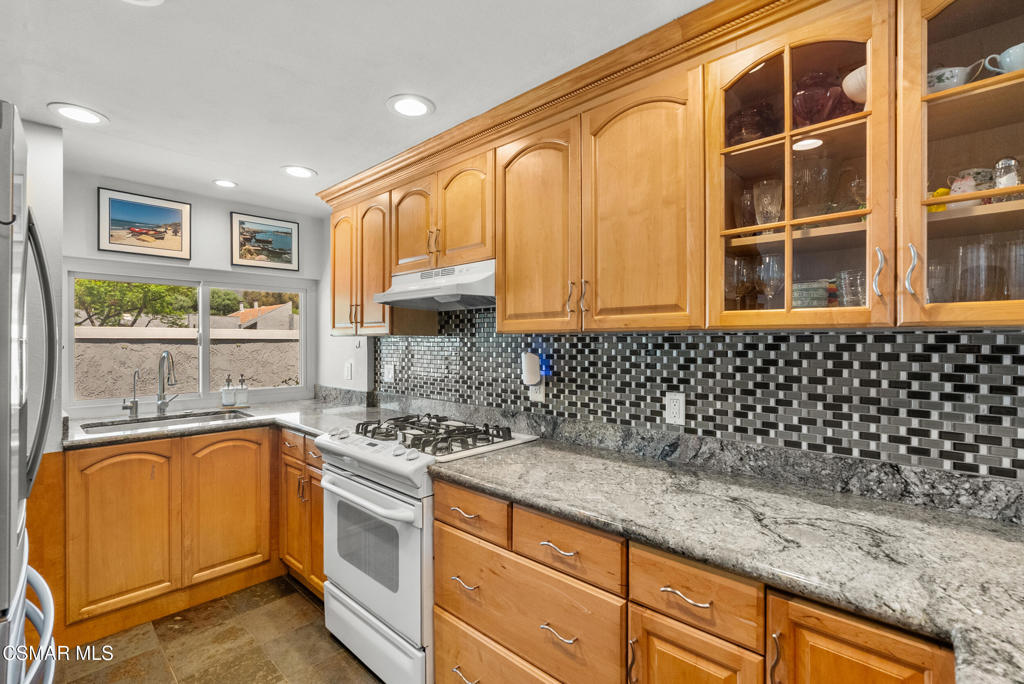 6408 Katherine Road, Unit D Simi Valley, CA 93063 - Photo 12 of 37 Gallery Image 12
