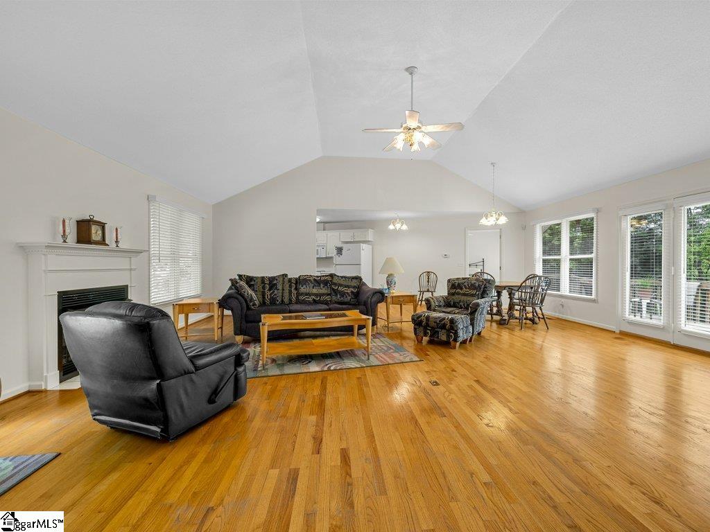 208 West Durham Street Landrum, SC 29356 - Photo 5 of 44