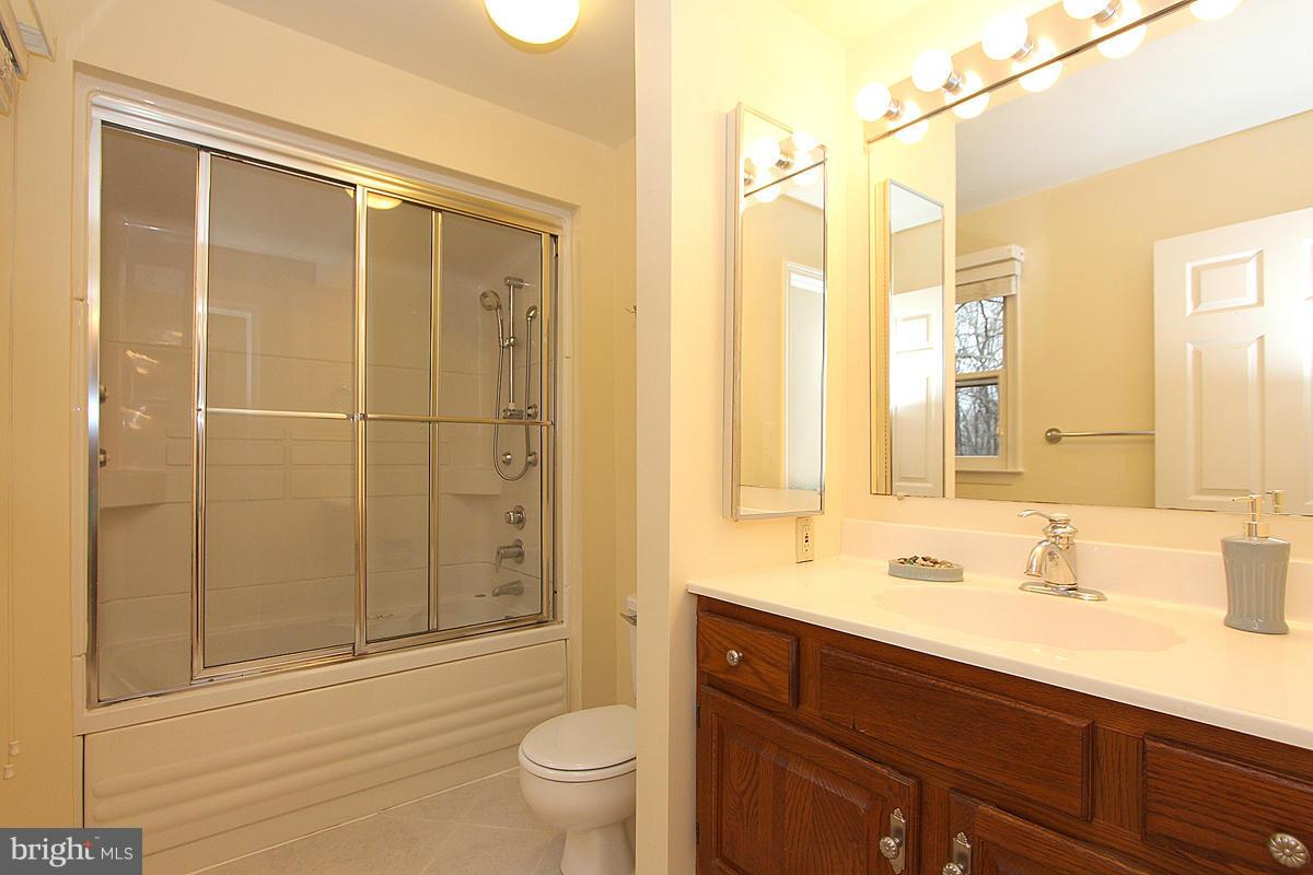 13705 Castle Cliff Way Silver Spring, MD 20904 - Photo 16 of 21 Bath (Master)