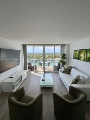 $3,995 | 5600 Collins Avenue, Unit 10L, Miami Beach, FL 33140