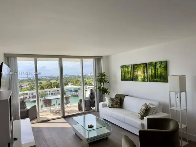 $3,995 | 5600 Collins Avenue, Unit 10L, Miami Beach, FL 33140