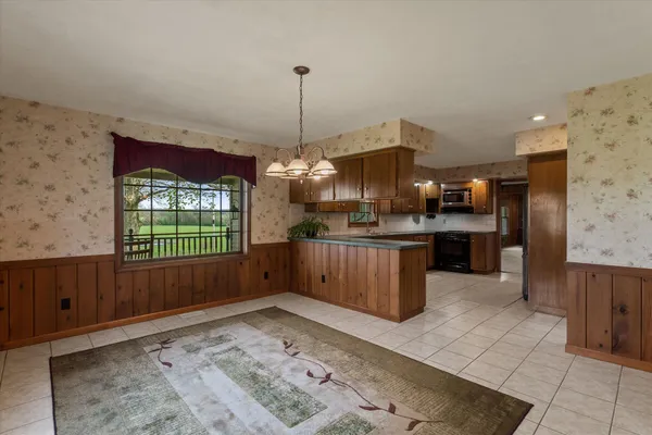 $389,500 | 28684 Highway 60, Cassopolis, MI 49031