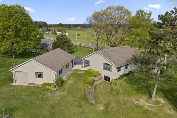 $389,500 | 28684 Highway 60, Cassopolis, MI 49031