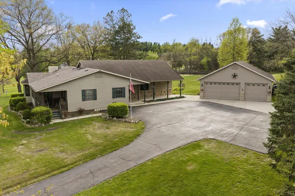 $389,500 | 28684 Highway 60, Cassopolis, MI 49031