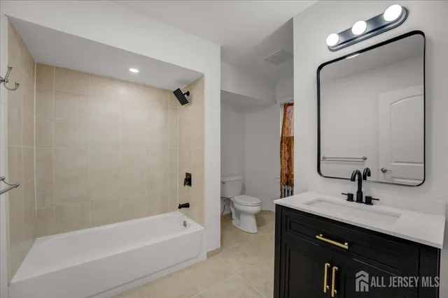 $3,300 | 201 Gatzmer Avenue, Unit A, Jamesburg, NJ 08831