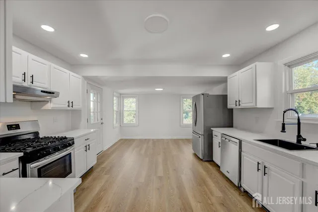 $3,300 | 201 Gatzmer Avenue, Unit A, Jamesburg, NJ 08831