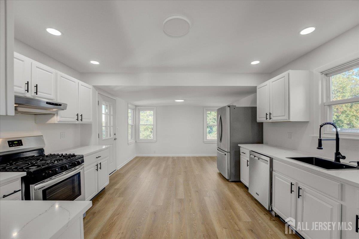 201 Gatzmer Avenue, Unit A Jamesburg, NJ 08831 - Photo 4 of 24