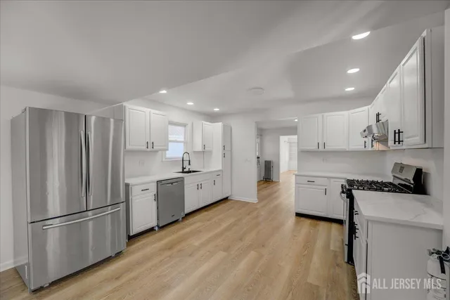 $3,300 | 201 Gatzmer Avenue, Unit A, Jamesburg, NJ 08831