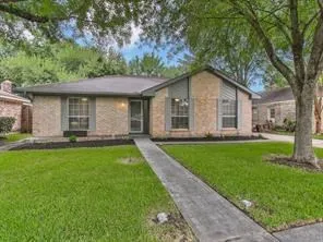 $2,200 | 13727 Overbrook Lane, Houston, TX 77077
