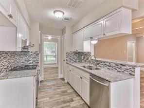 13727 Overbrook Lane Houston, TX 77077 - Photo 4 of 8