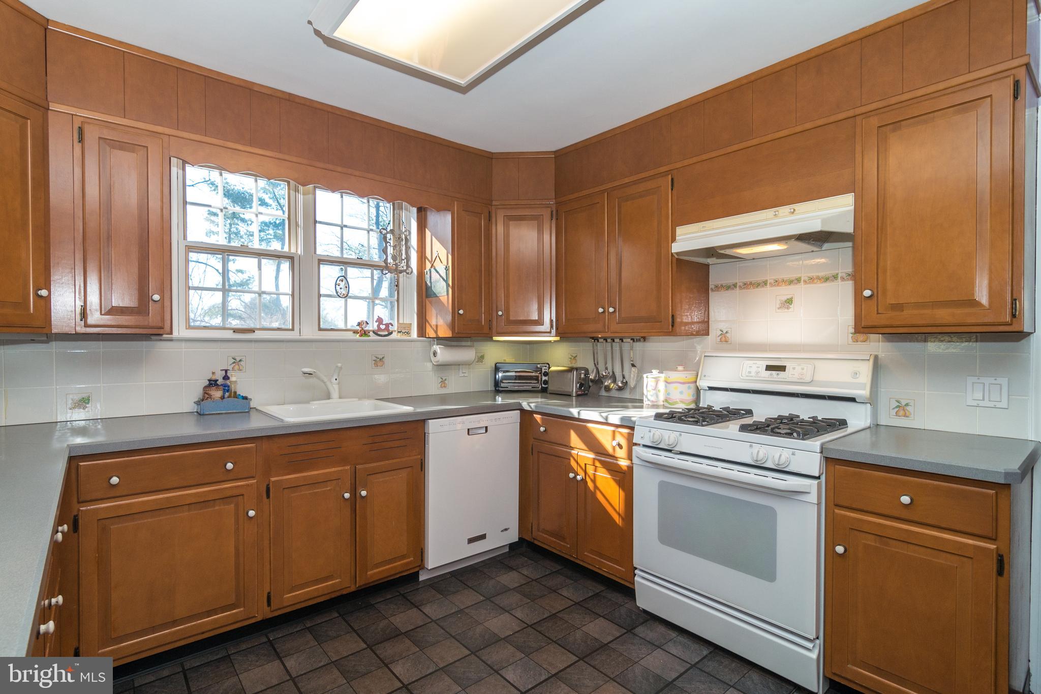 1358 Robinhood Road Jenkintown, PA 19046 - Photo 12 of 38 Kitchen
