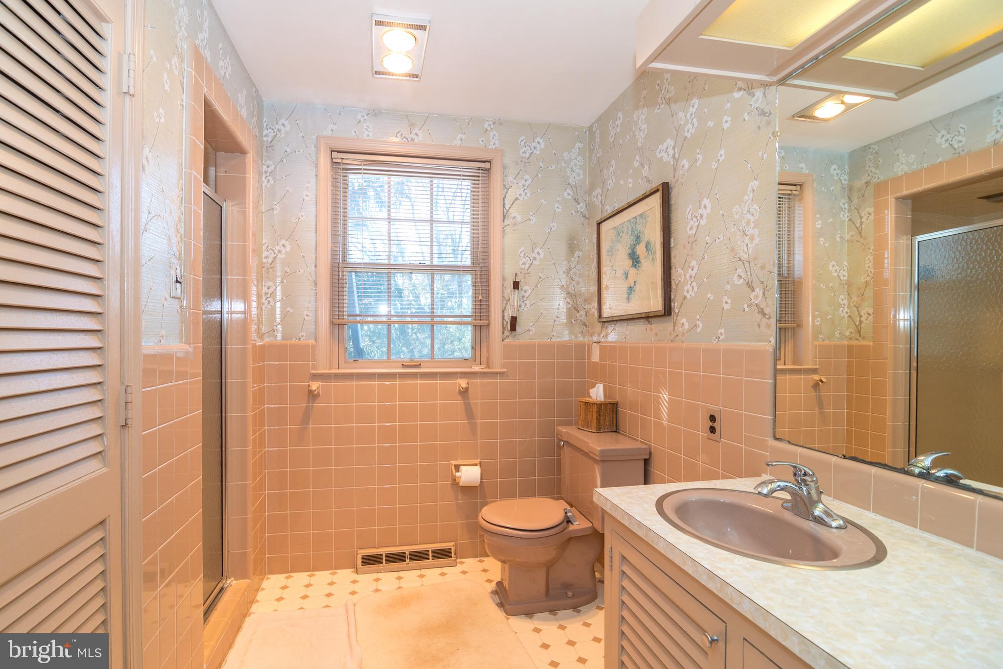 1358 Robinhood Road Jenkintown, PA 19046 - Photo 25 of 38 Master Bath