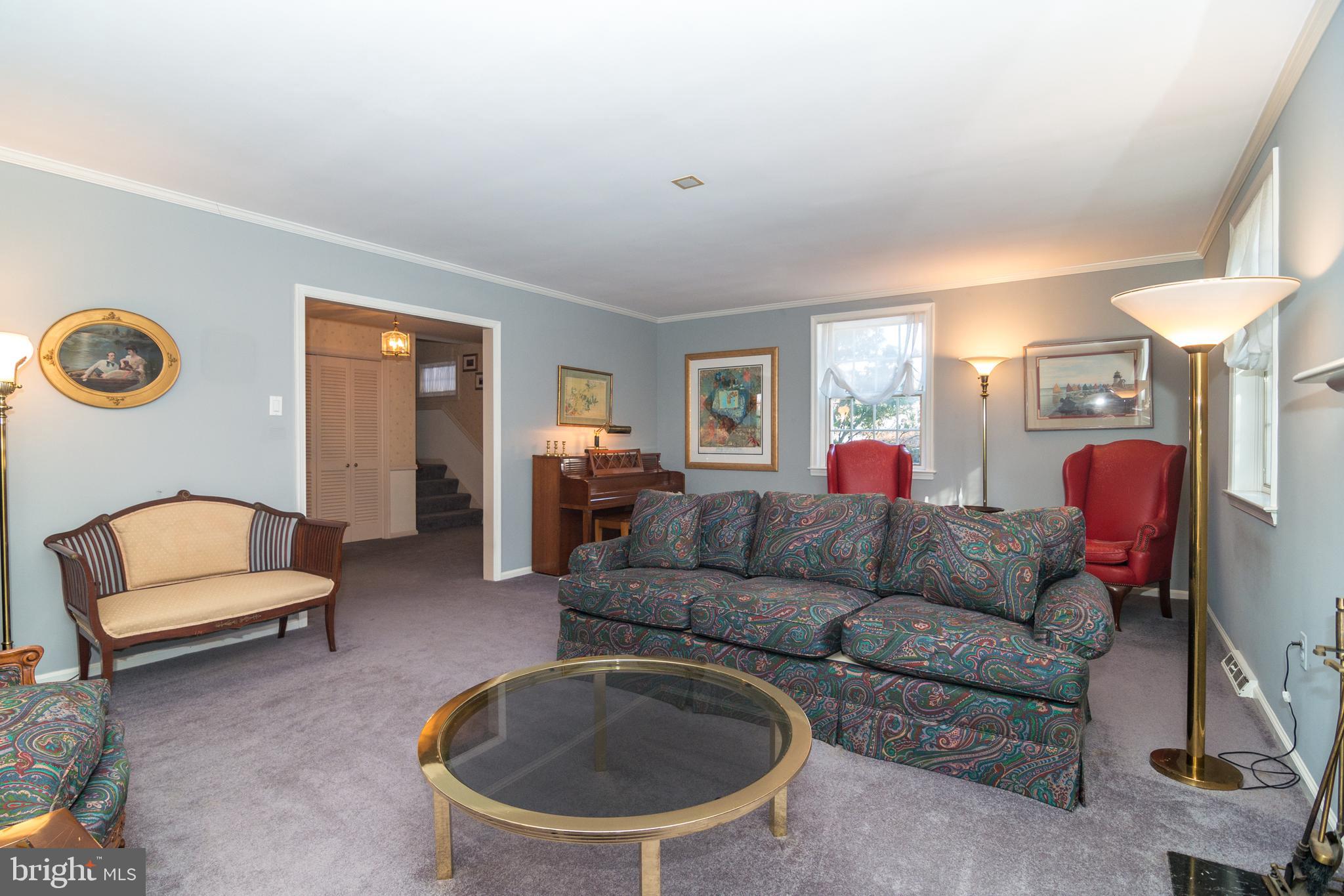 1358 Robinhood Road Jenkintown, PA 19046 - Photo 4 of 38 Living Room