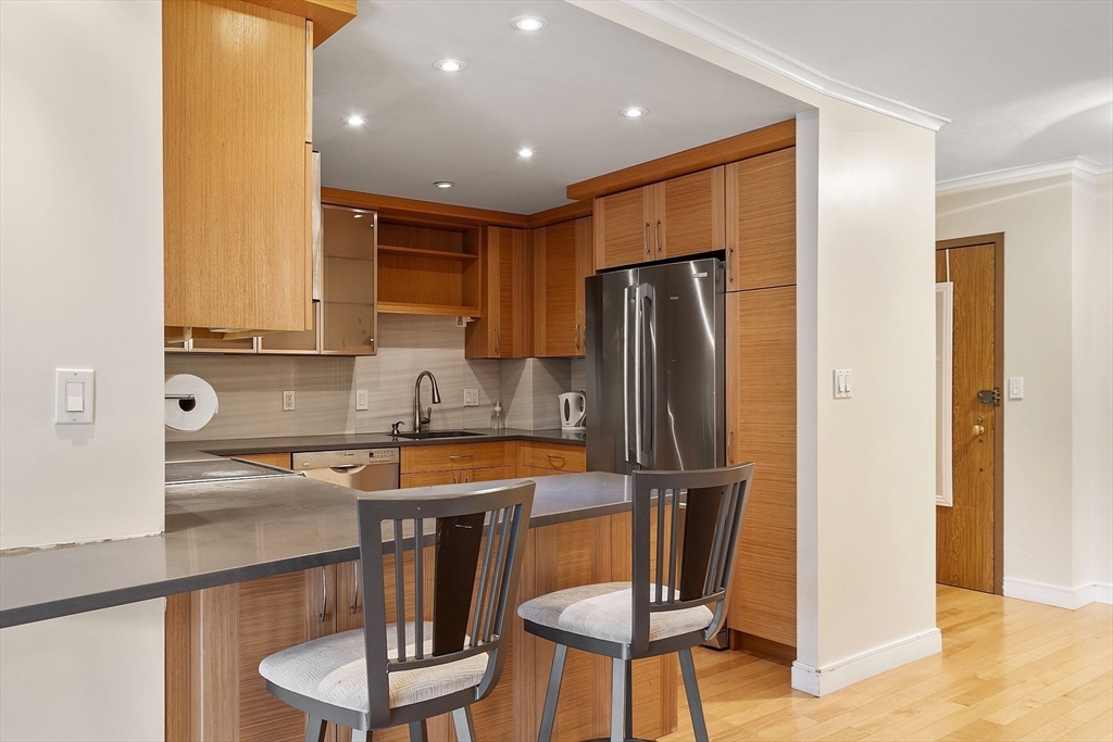 30 Stearns Road, Unit 302 Brookline, MA 02446 - Photo 13 of 40