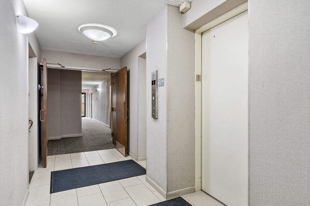 30 Stearns Road, Unit 302 Brookline, MA 02446 - Photo 35 of 40