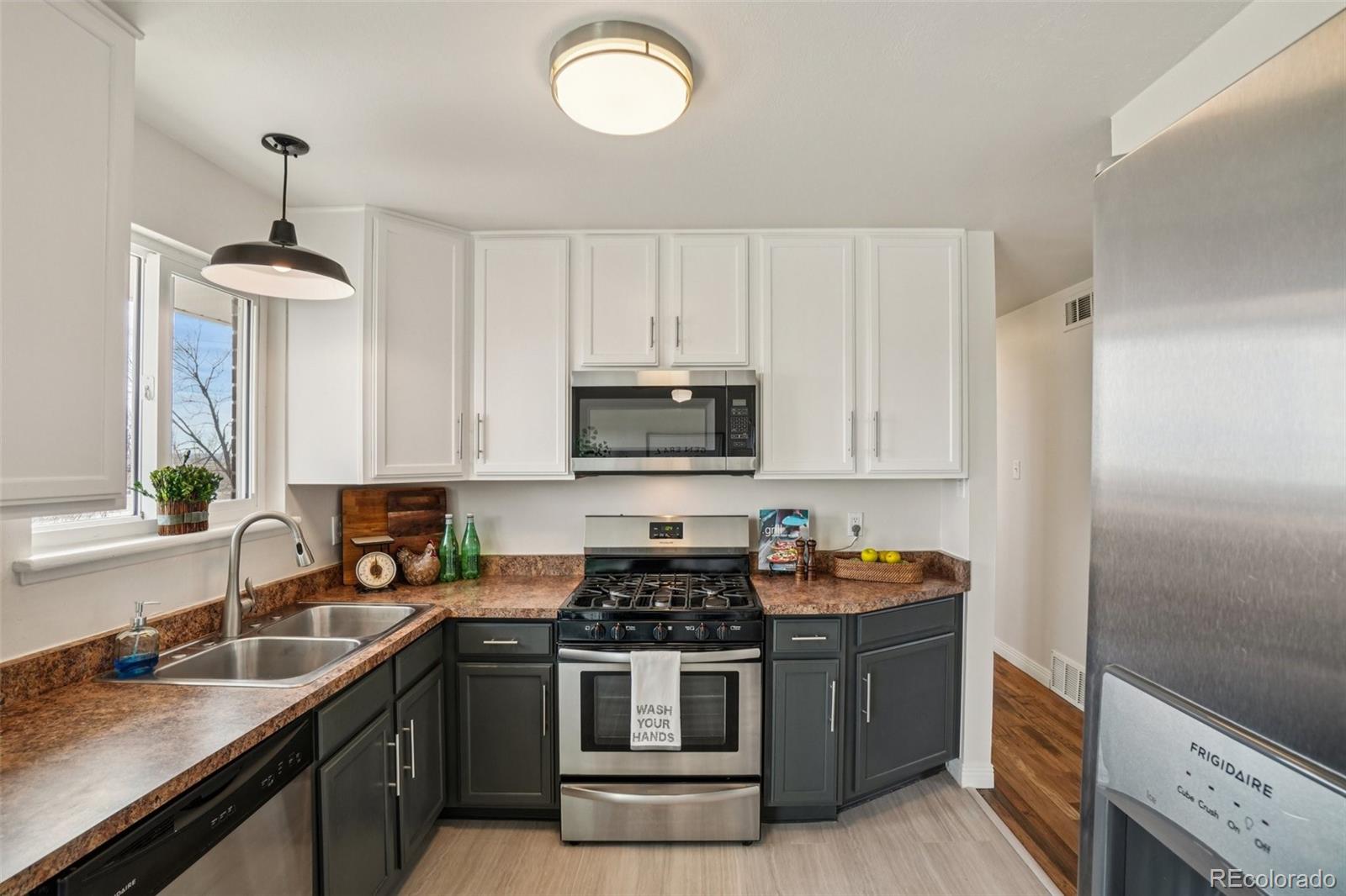 8960 Yucca Way Thornton, CO 80229 - Photo 16 of 40