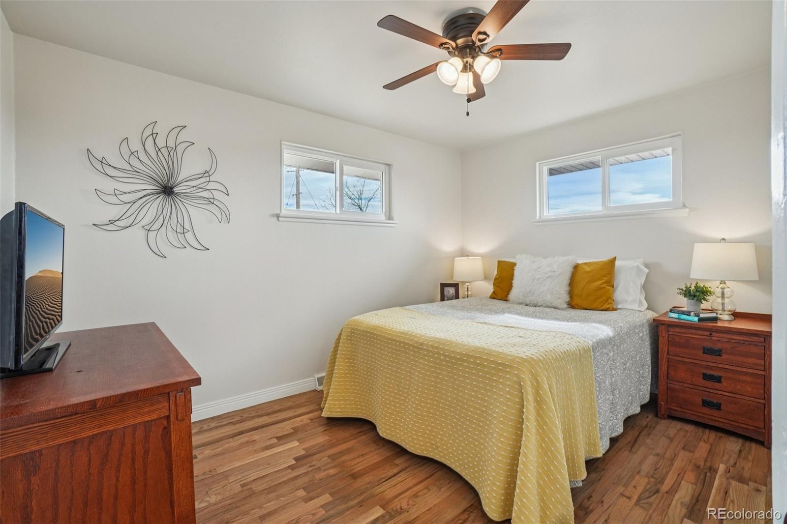 8960 Yucca Way Thornton, CO 80229 - Photo 4 of 40