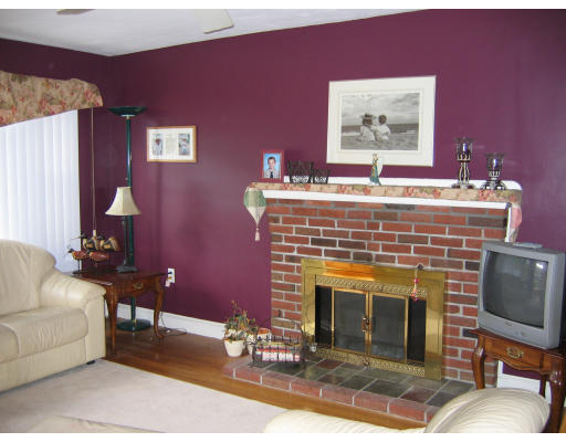 38 Dona Road Lynn, MA 01904 - Photo 3 of 5 Gallery Image 3