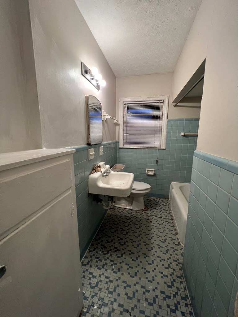 125 Torch Hill Road Columbus, GA 31903 - Photo 8 of 11 Full Bathroom