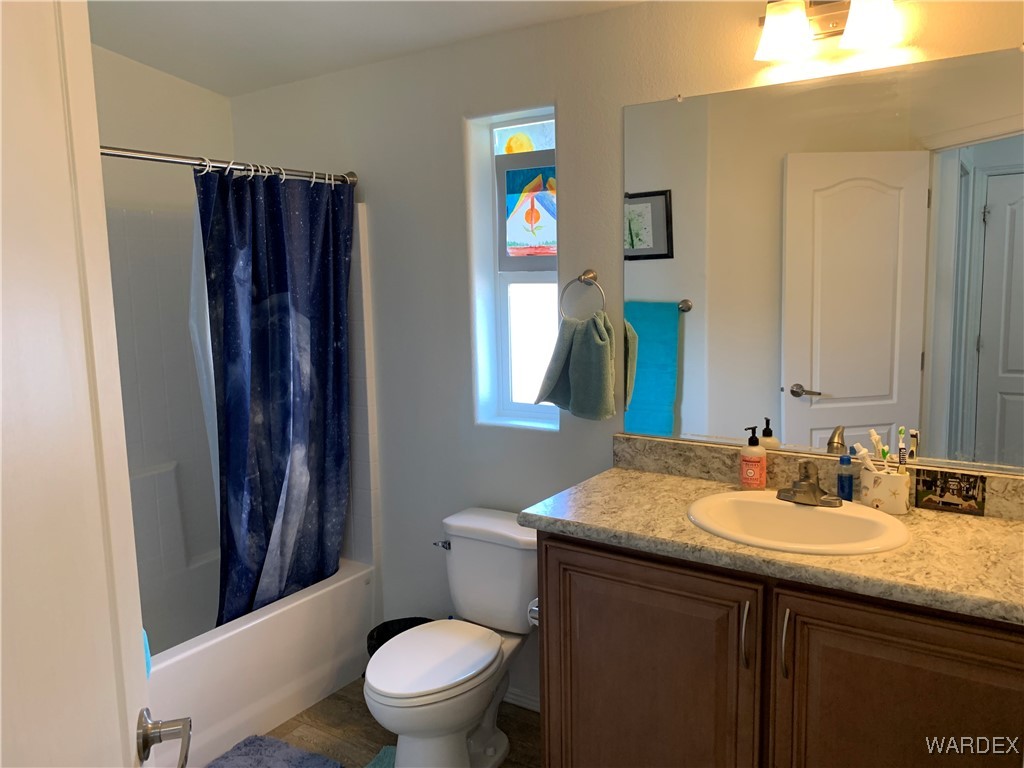 1394 South Canelo Road Golden Valley, AZ 86413 - Photo 11 of 20 Bathroom