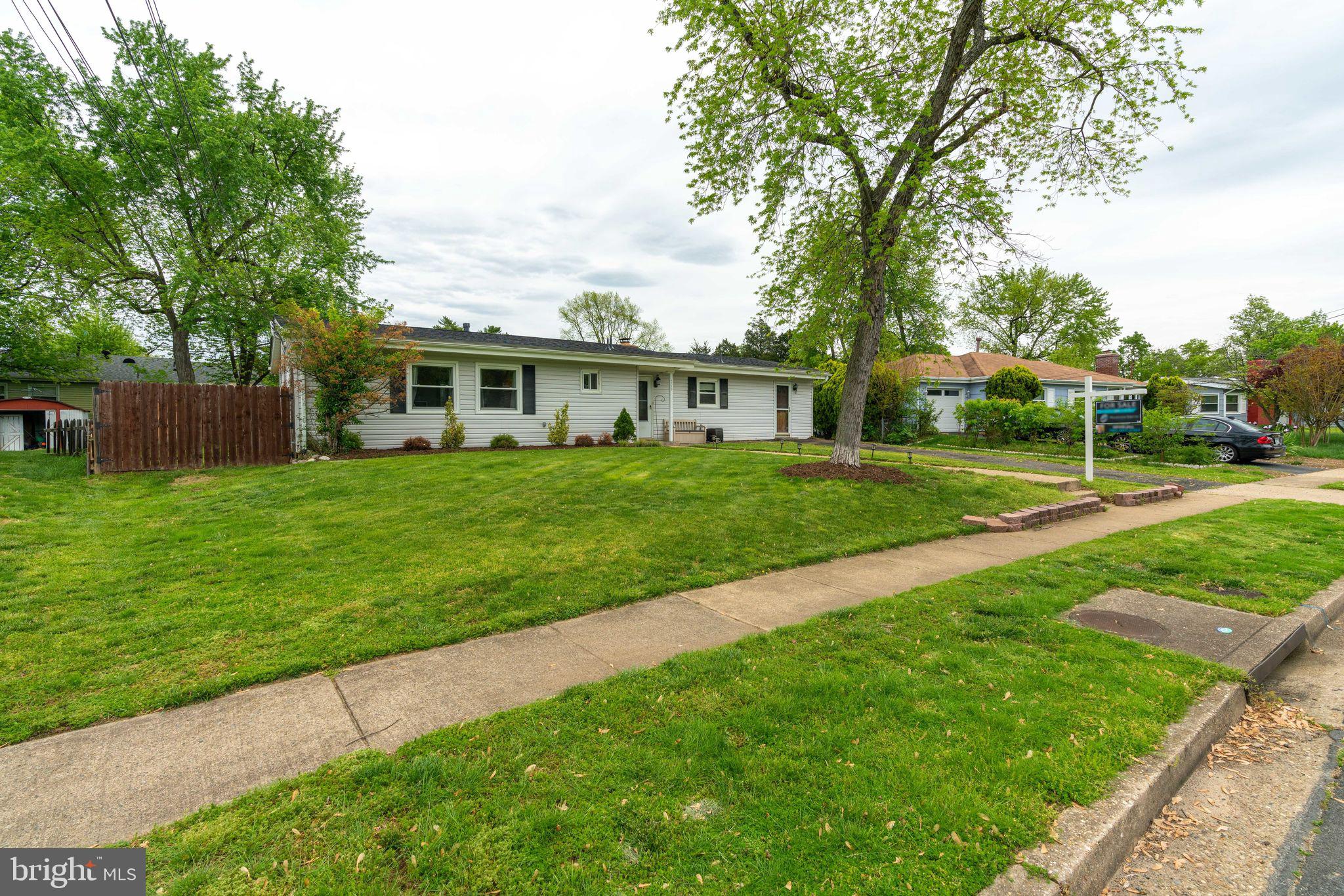 6213 Apache Street Springfield, VA 22150 - Photo 2 of 33 Front Side