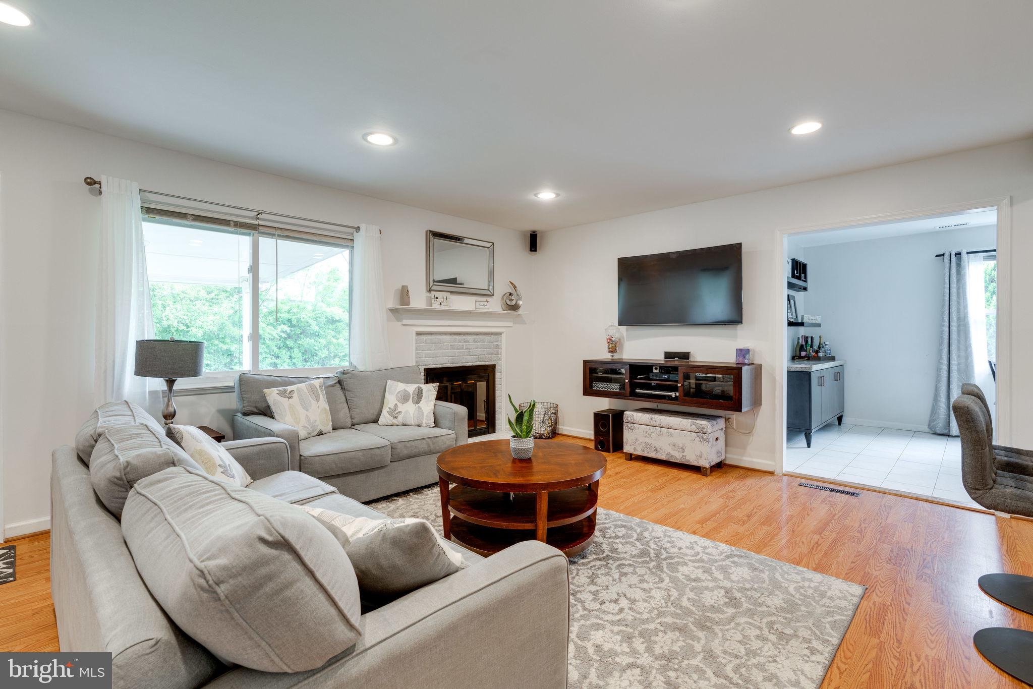 6213 Apache Street Springfield, VA 22150 - Photo 12 of 33 Family Room