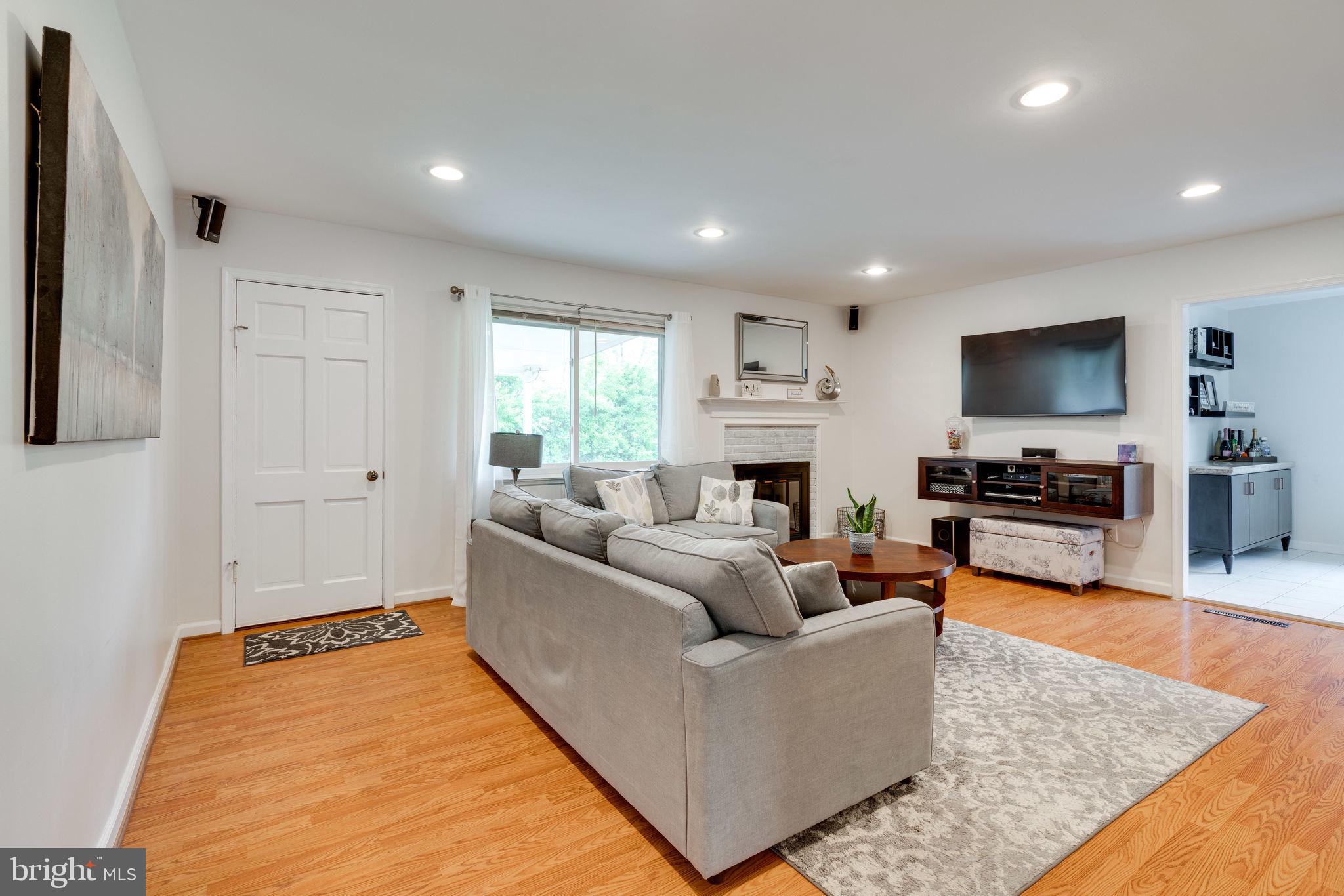 6213 Apache Street Springfield, VA 22150 - Photo 14 of 33 Family Room