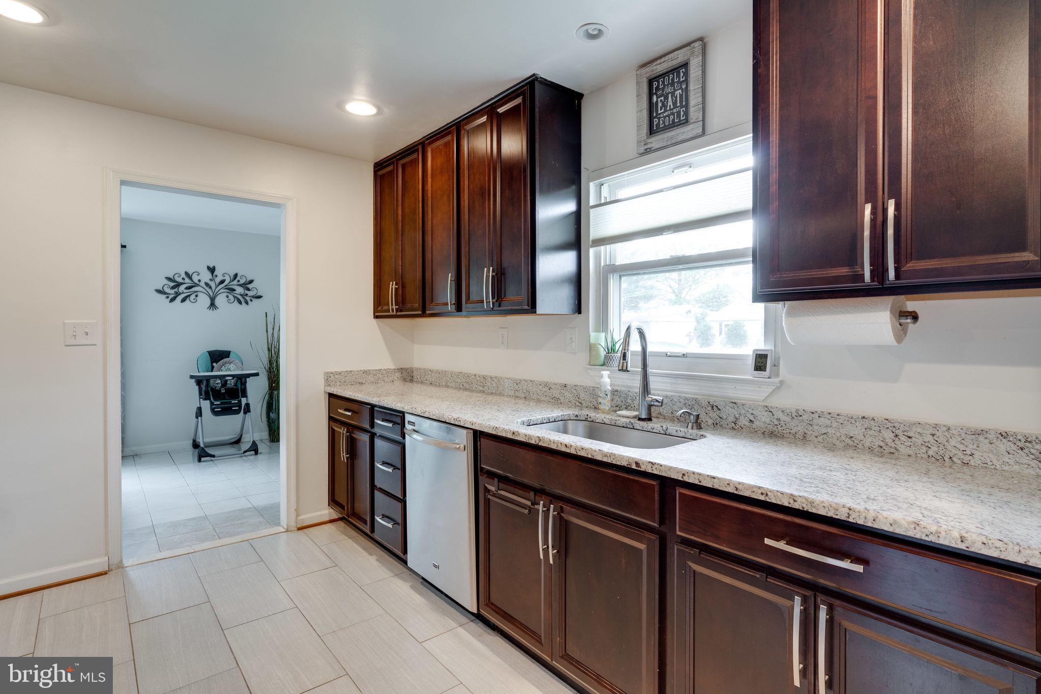 6213 Apache Street Springfield, VA 22150 - Photo 5 of 33 Kitchen