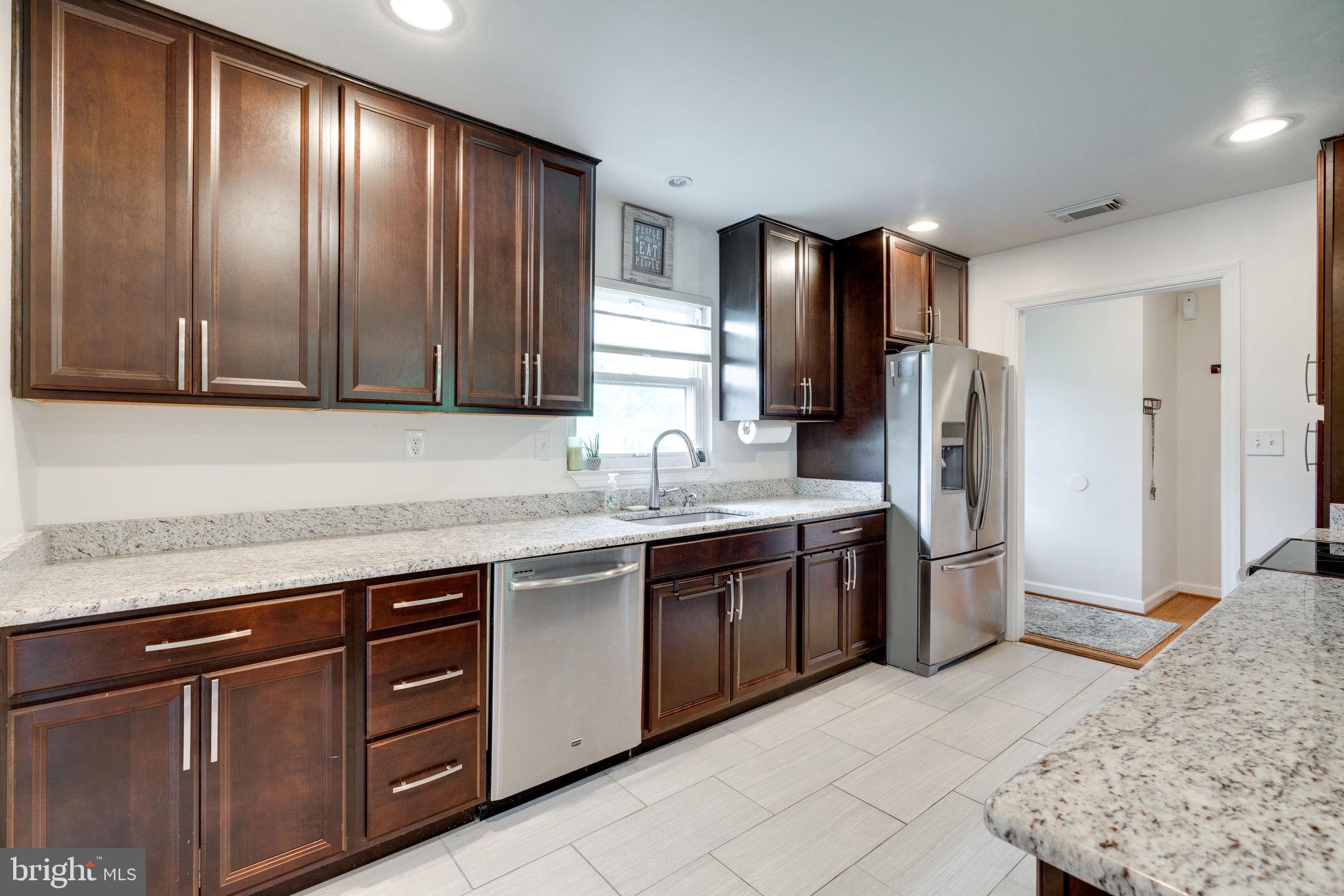 6213 Apache Street Springfield, VA 22150 - Photo 6 of 33 Kitchen