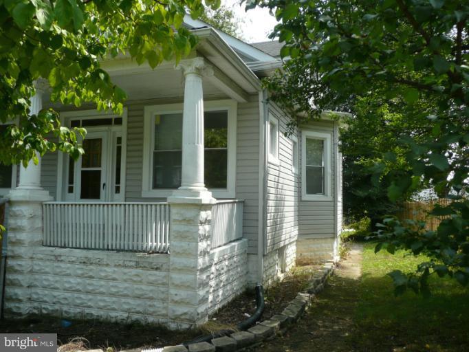 4028 Ridgecroft Road Baltimore, MD 21206 - Photo 2 of 16 Exterior (General)