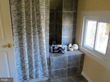 4028 Ridgecroft Road Baltimore, MD 21206 - Photo 14 of 16 Bath
