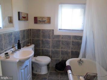 4028 Ridgecroft Road Baltimore, MD 21206 - Photo 9 of 16 Bath (Master)