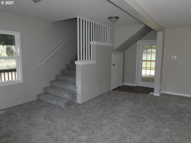 92309 Goldson Road Cheshire, OR 97419 - Photo 4 of 28 Gallery Image 4