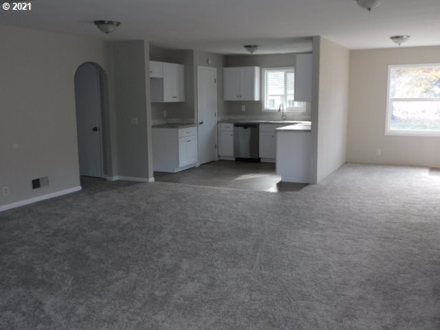 92309 Goldson Road Cheshire, OR 97419 - Photo 5 of 28 Gallery Image 5