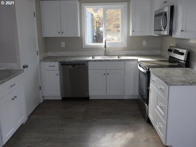 92309 Goldson Road Cheshire, OR 97419 - Photo 6 of 28 Gallery Image 6