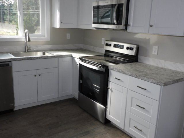 92309 Goldson Road Cheshire, OR 97419 - Photo 8 of 28 Gallery Image 8