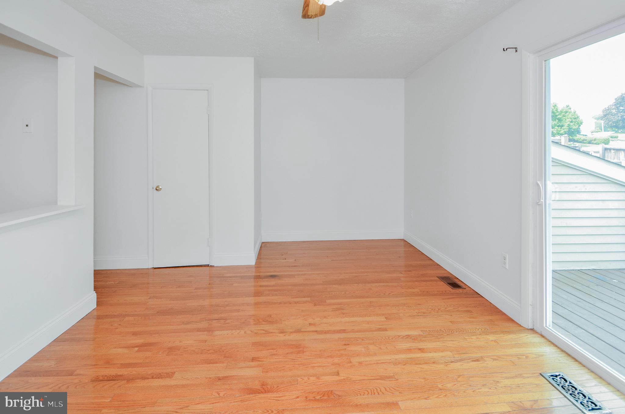 143 Farm Road Aberdeen, MD 21001 - Photo 11 of 30 FAMILY ROOM