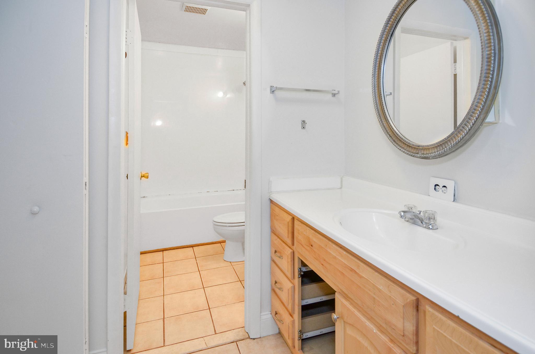 143 Farm Road Aberdeen, MD 21001 - Photo 15 of 30 UPPER LEVEL FULL BATH