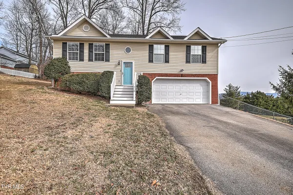 $399,900 | 318 Webb Road, Piney Flats, TN 37686