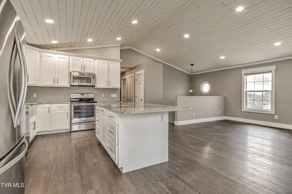 $399,900 | 318 Webb Road, Piney Flats, TN 37686