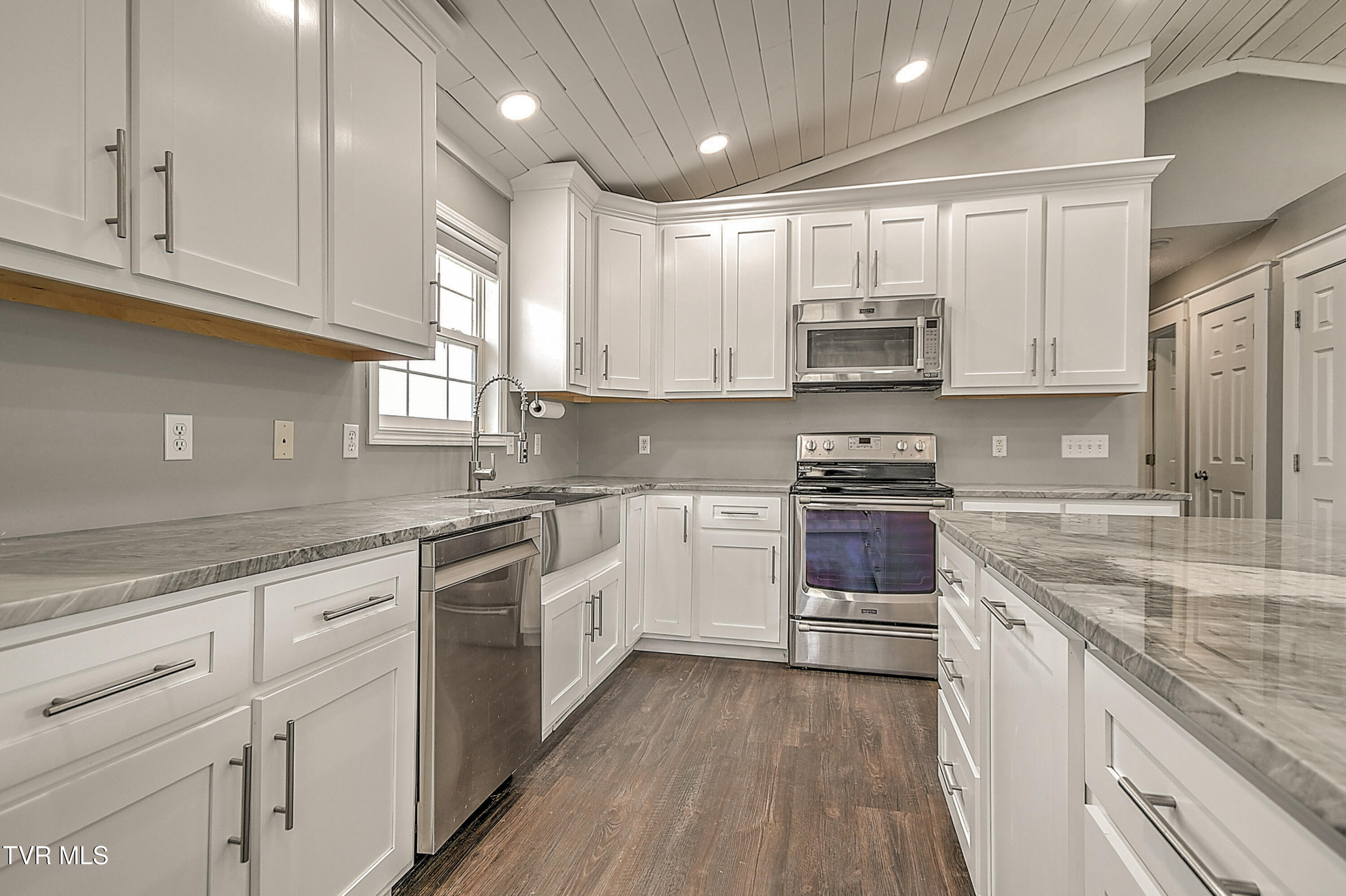 318 Webb Road Piney Flats, TN 37686 - Photo 14 of 45 Kitchen