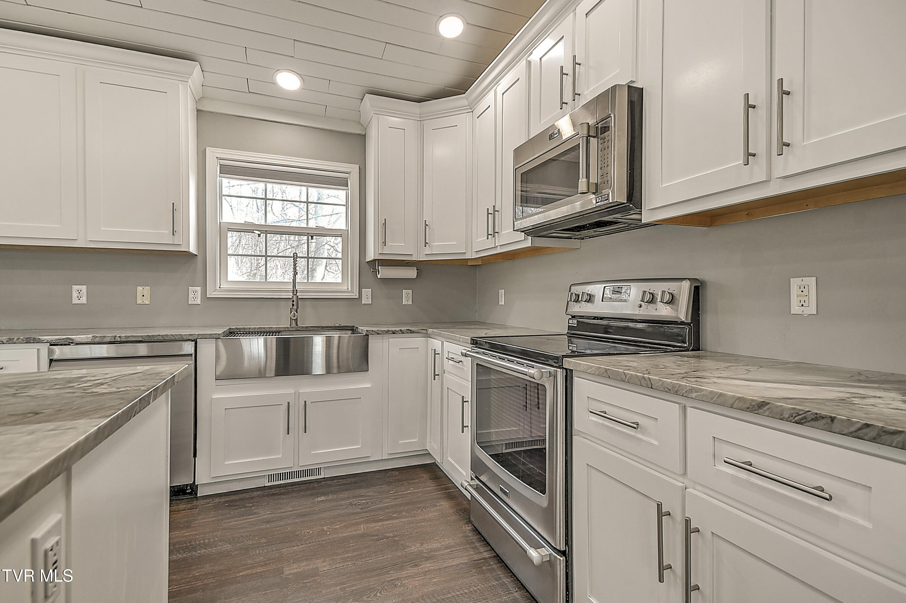 318 Webb Road Piney Flats, TN 37686 - Photo 15 of 45 Kitchen