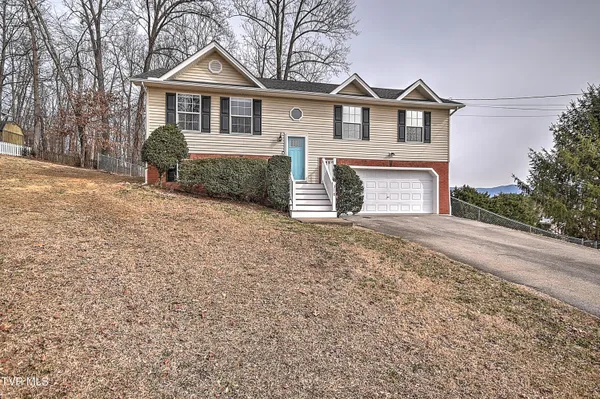 $399,900 | 318 Webb Road, Piney Flats, TN 37686