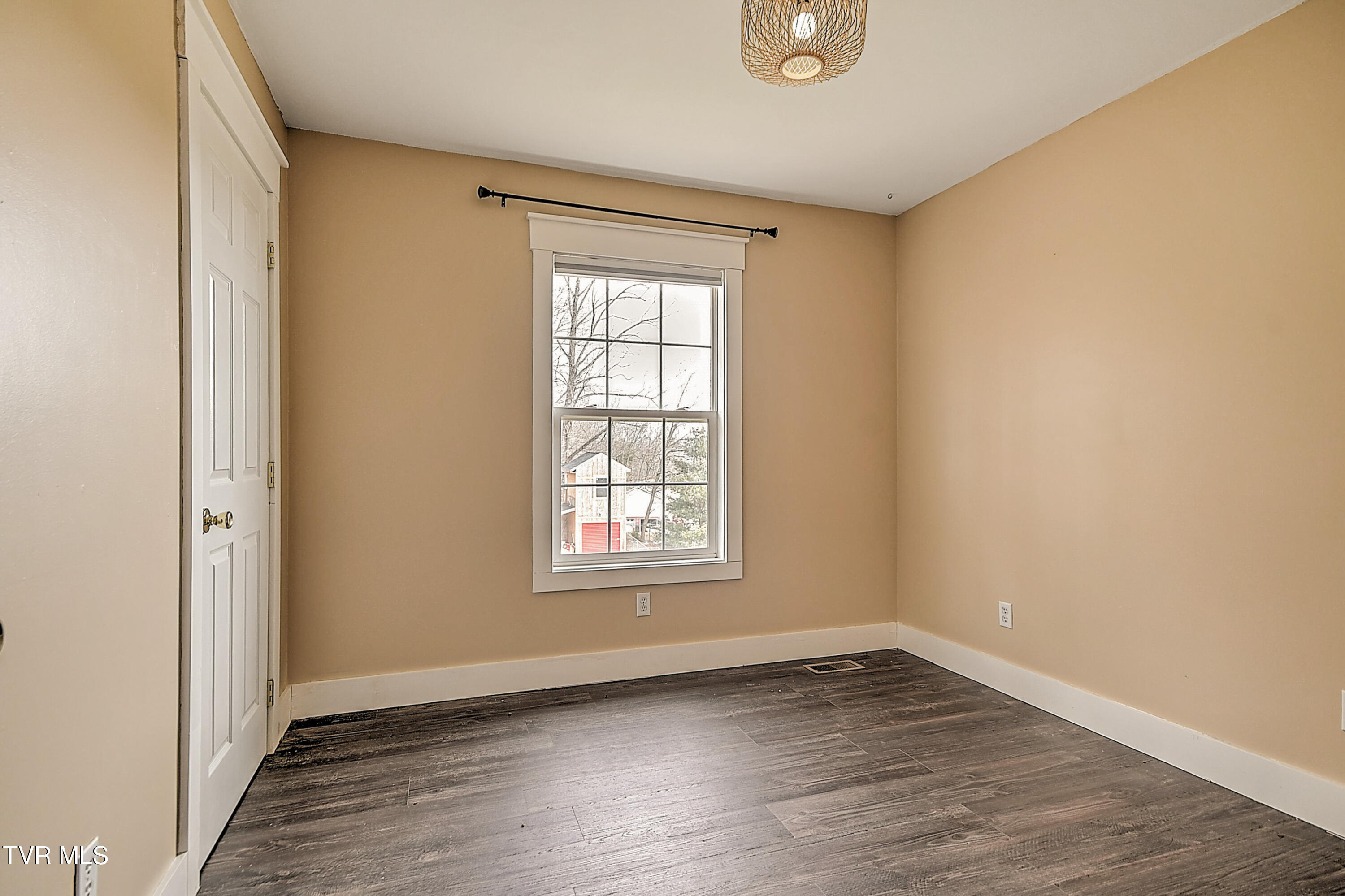 318 Webb Road Piney Flats, TN 37686 - Photo 22 of 45 Bedroom #1