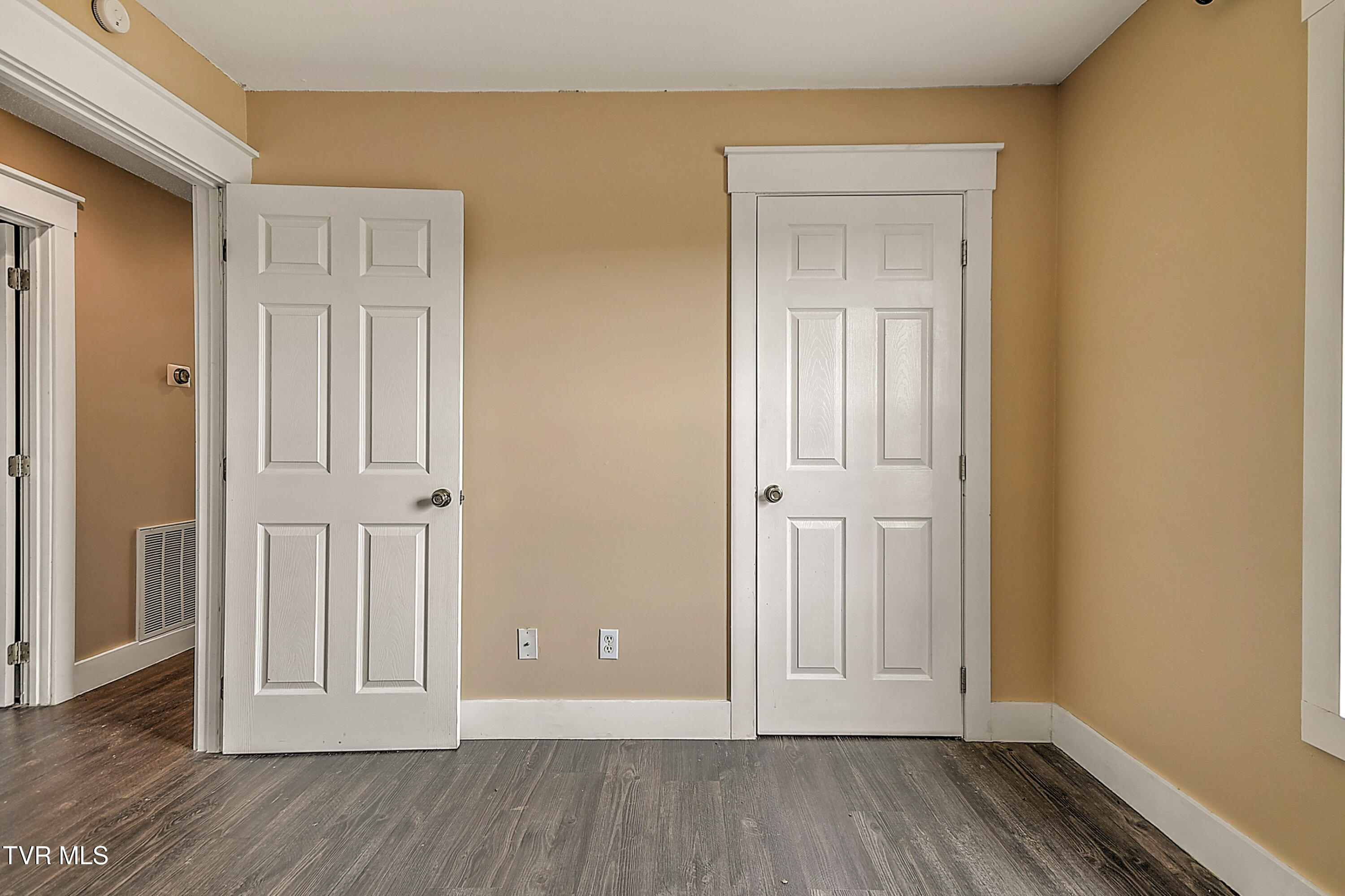 318 Webb Road Piney Flats, TN 37686 - Photo 23 of 45 Bedroom #1