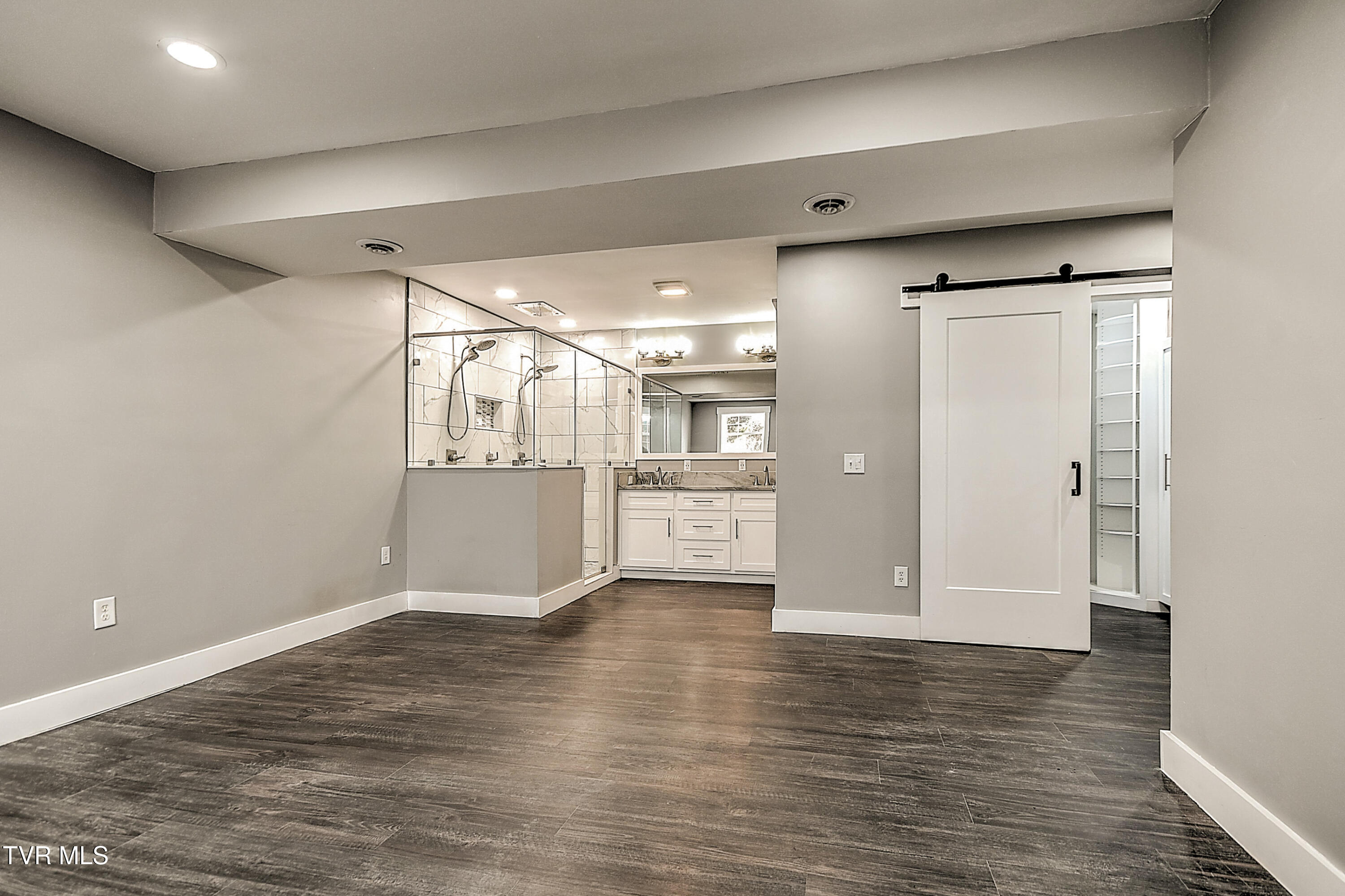 318 Webb Road Piney Flats, TN 37686 - Photo 25 of 45 Downstairs Master Bedroom