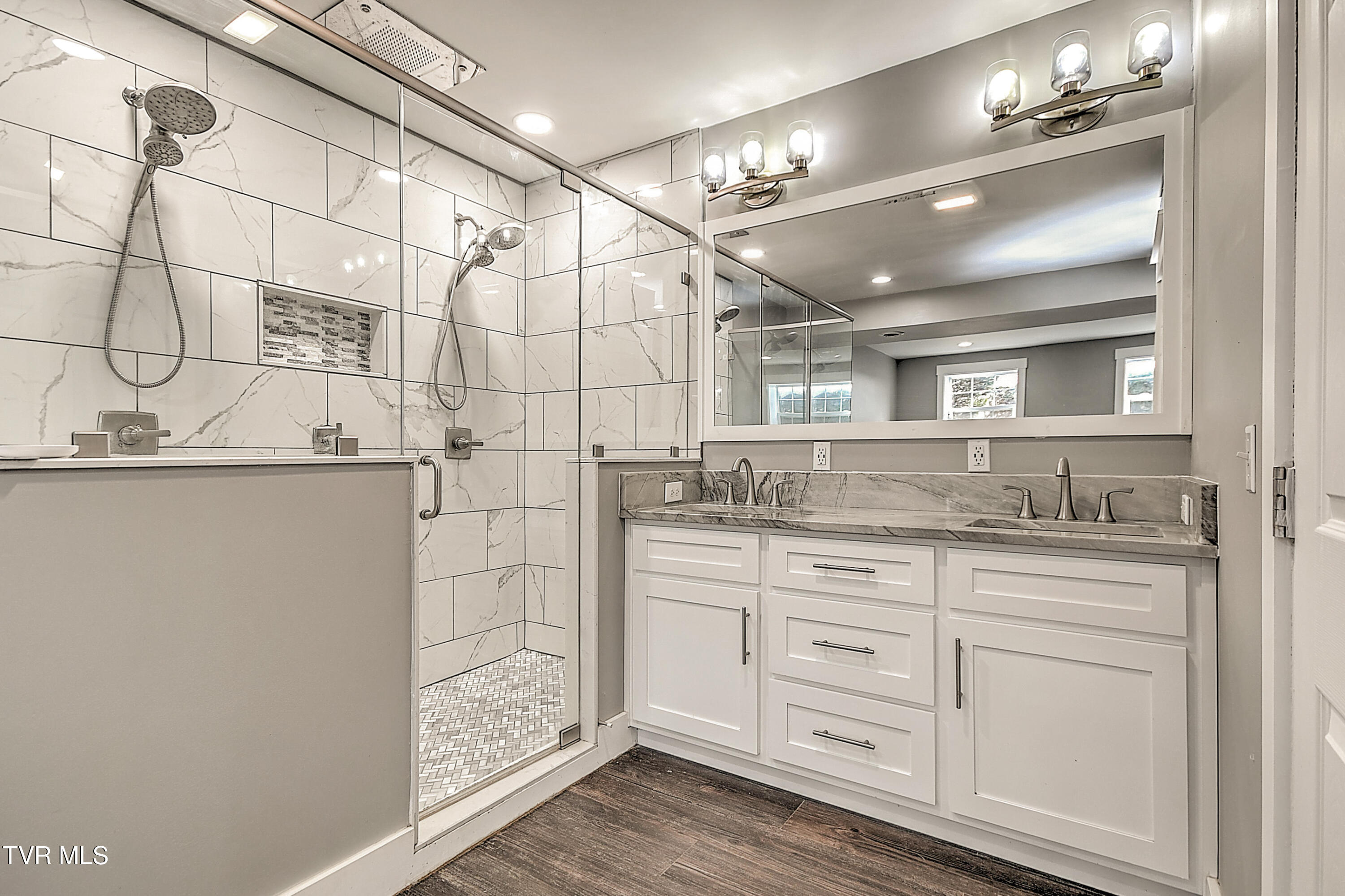 318 Webb Road Piney Flats, TN 37686 - Photo 29 of 45 Check out this Bathroom!!