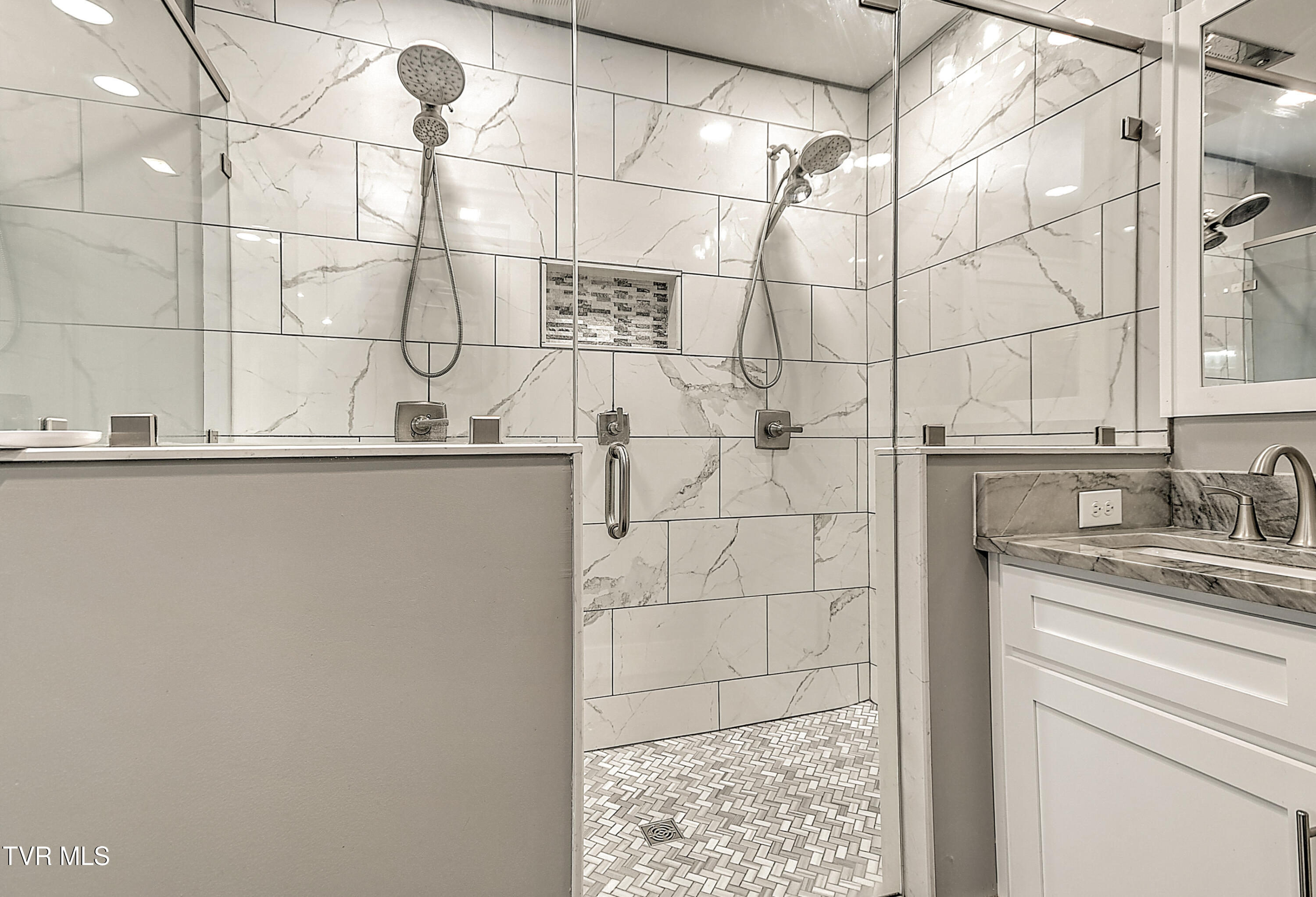 318 Webb Road Piney Flats, TN 37686 - Photo 30 of 45 Wow!!