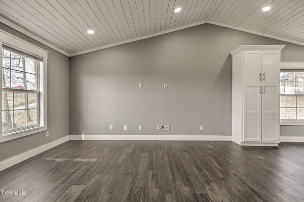 $399,900 | 318 Webb Road, Piney Flats, TN 37686